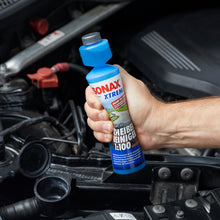 Laden Sie das Bild in den Galerie-Viewer, SONAX XTREME ScheibenReiniger Konzentrat 1:100 (250ml)